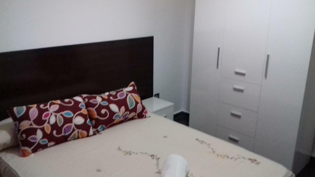 Apartamentos Turisticos Los Angeles Alcázar de San Juan Værelse billede